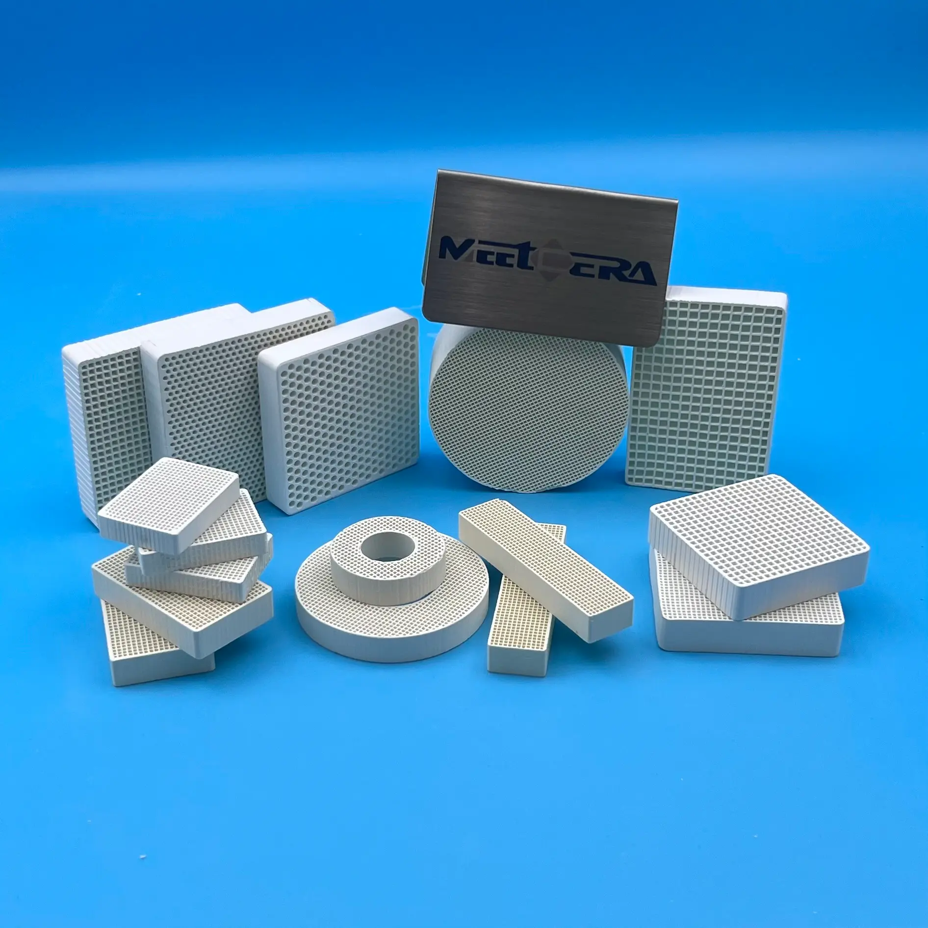 Circular and square honeycomb ceramics (2)