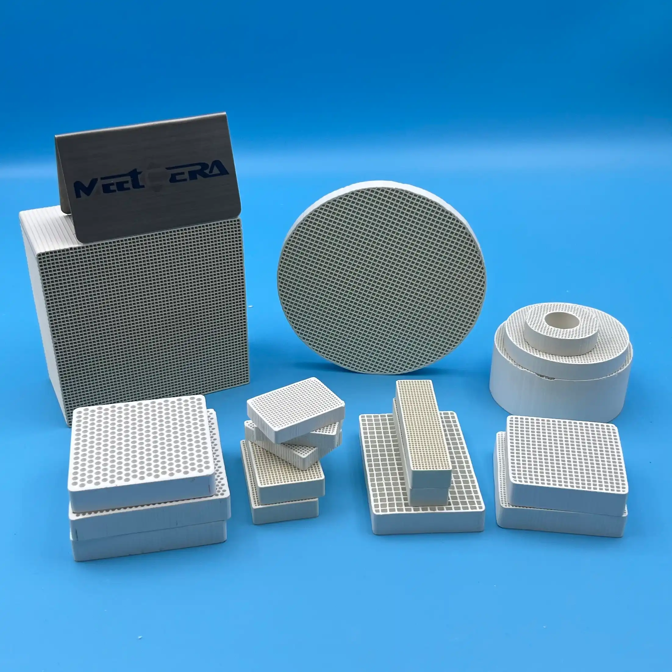 Circular and square honeycomb ceramics1.4