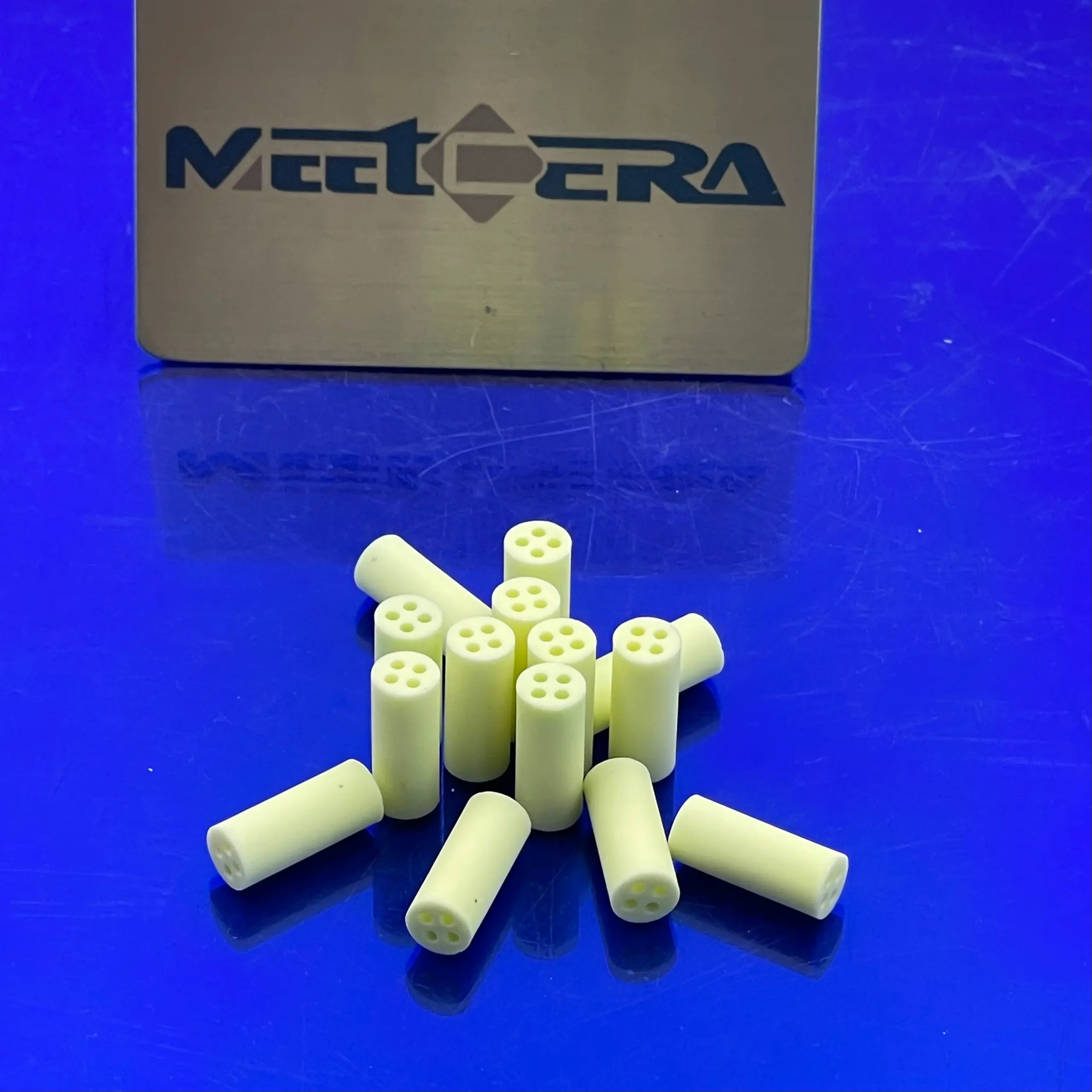 Yellow ceramic filter tip1.3